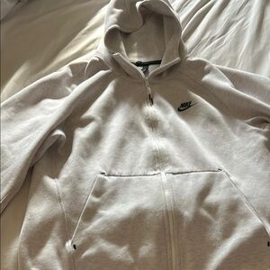 Nike Men's Gray Hoodie Sweater